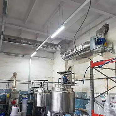 Монтаж витяжної системи вентиляції з відцентрованим вентилятором в м. Жовква